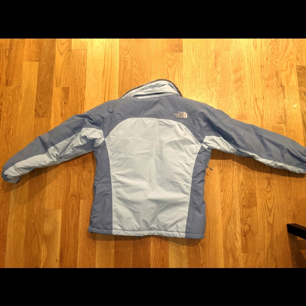SOLD - Women's Northface Winter Jacket - Picture 2 of 2
